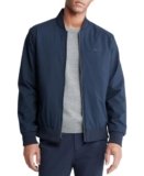 Calvin Klein Chaqueta bomber con cremallera con logotipo mate para hombre, Capitán del cielo